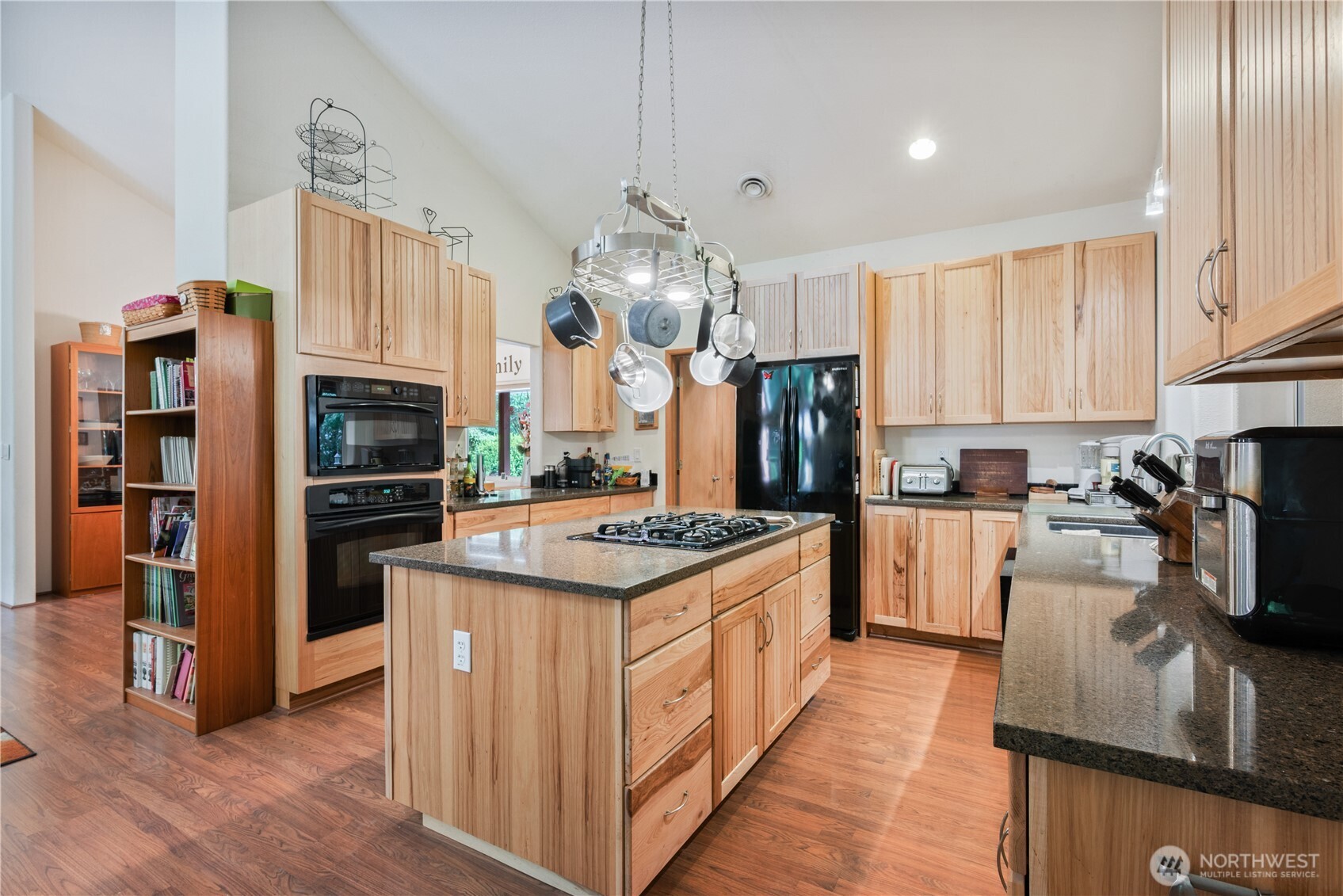 1975 Coal Creek Road Longview, WA 98632 - Photo 11 of 35 a kitchen with cabinets and stainless steel appliances