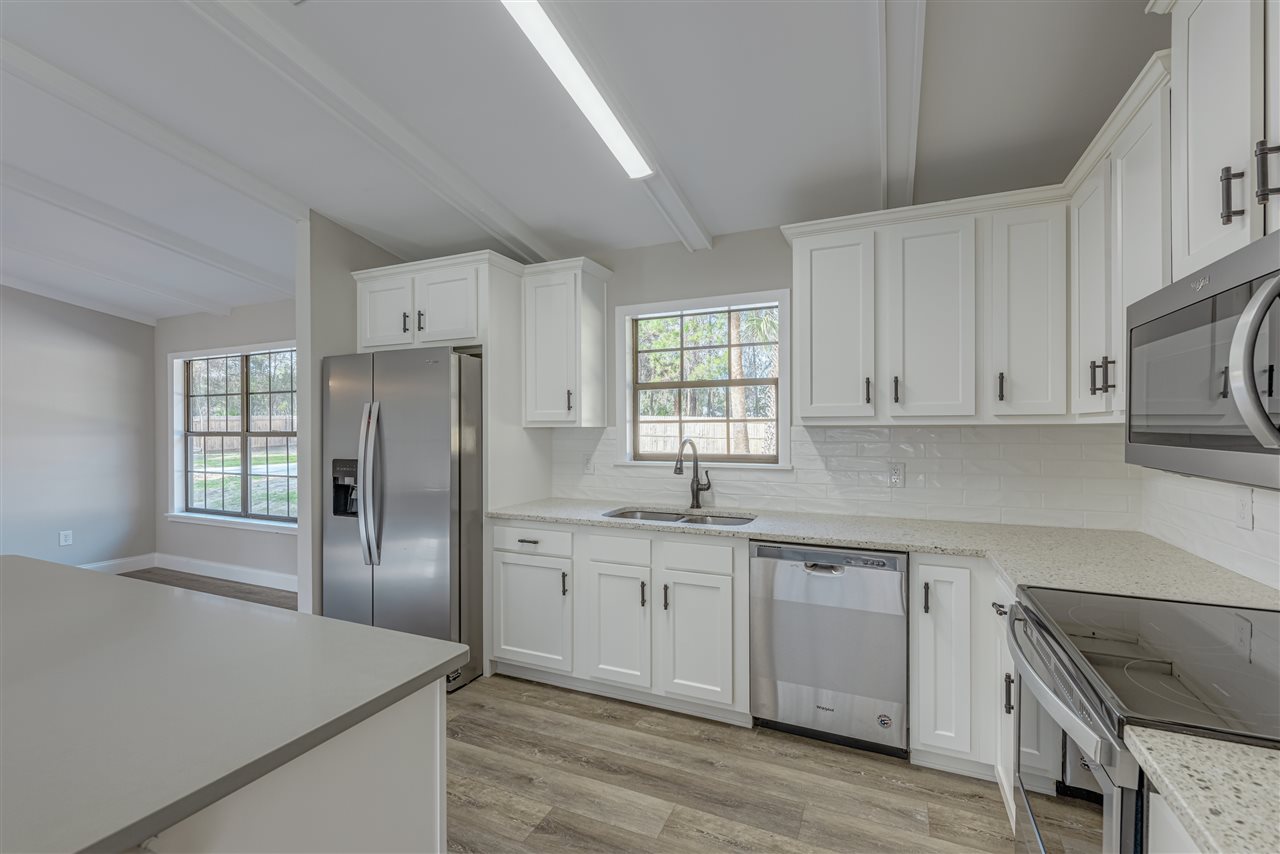 121 Whispering Winds Road Palatka, FL 32177 - Photo 3 of 45 Gallery Image 3