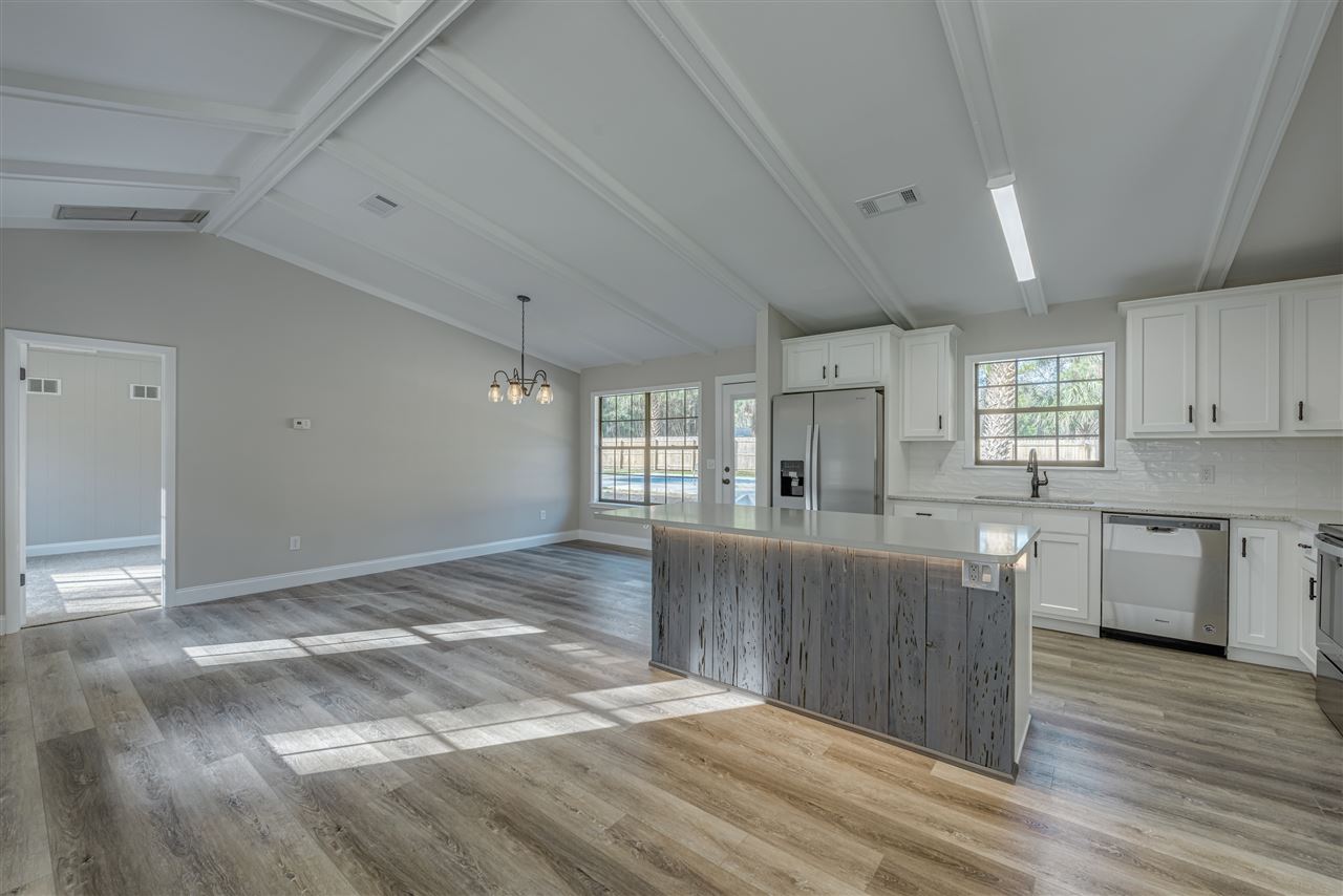 121 Whispering Winds Road Palatka, FL 32177 - Photo 5 of 45 Gallery Image 5