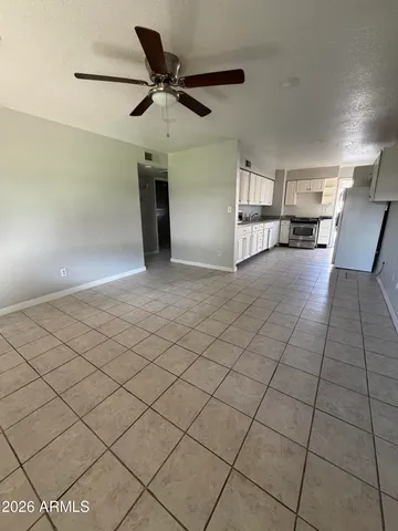 a view of livingroom with furniture