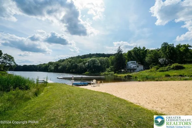 $399,900 | 235 Stafford Drive, Bushkill, PA 18324