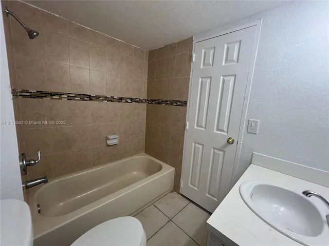 $2,000 | 4660 Northwest 79th Avenue, Unit 2C, Doral, FL 33166