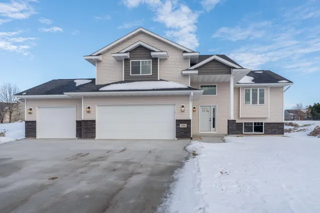 $525,000 | 108 Ella Court, Mankato, MN 56001