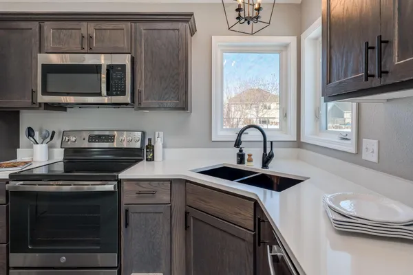 $525,000 | 108 Ella Court, Mankato, MN 56001