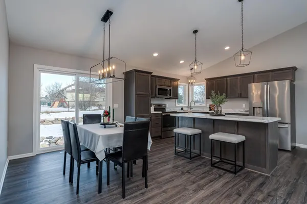 $525,000 | 108 Ella Court, Mankato, MN 56001