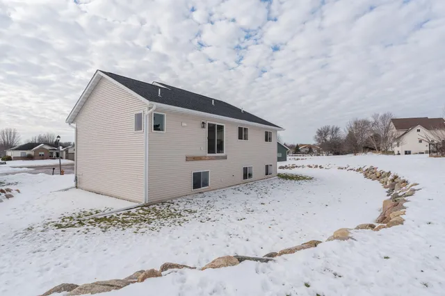 $525,000 | 108 Ella Court, Mankato, MN 56001