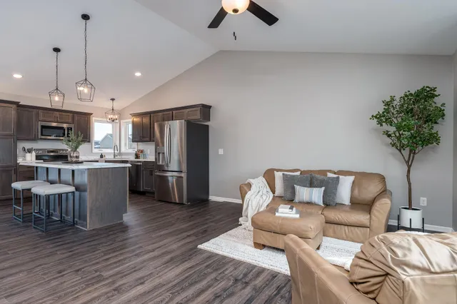 $525,000 | 108 Ella Court, Mankato, MN 56001