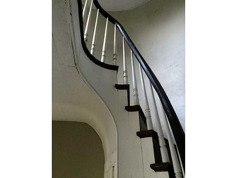 34 Shore Road Westerly, RI 02891 - Photo 13 of 21 Entry. Main House Entry Staircase