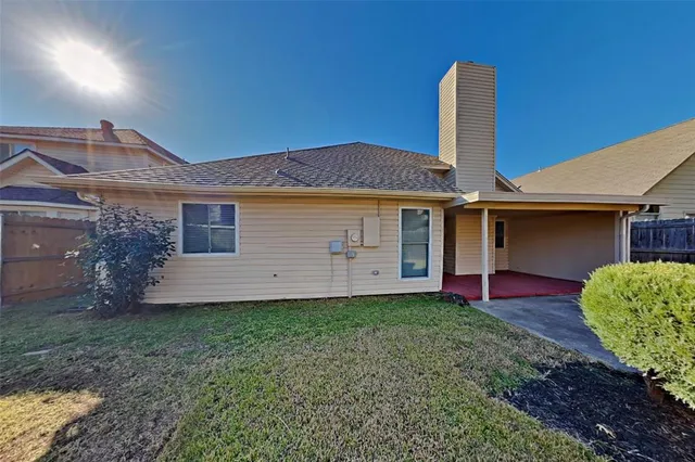 $2,375 | 2211 Reverchon Drive, Arlington, TX 76017