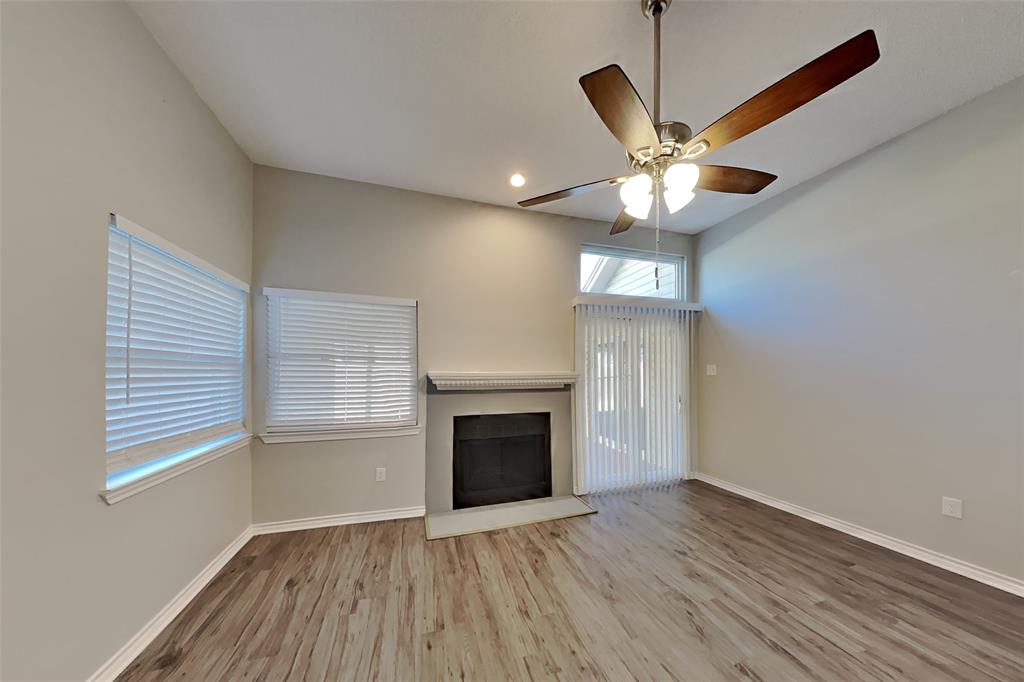 2211 Reverchon Drive Arlington, TX 76017 - Photo 4 of 19