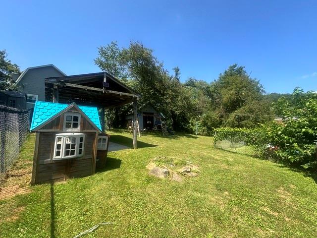 238-240 Spring Street Harwick, PA 15049 - Photo 4 of 22 238 Yard