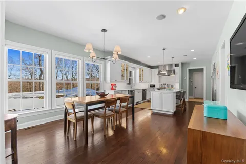 $1,695,000 | 2 Red Oak Trail, Cortlandt Manor, NY 10567