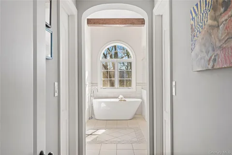 $1,695,000 | 2 Red Oak Trail, Cortlandt Manor, NY 10567