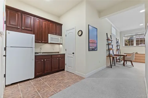 $1,695,000 | 2 Red Oak Trail, Cortlandt Manor, NY 10567