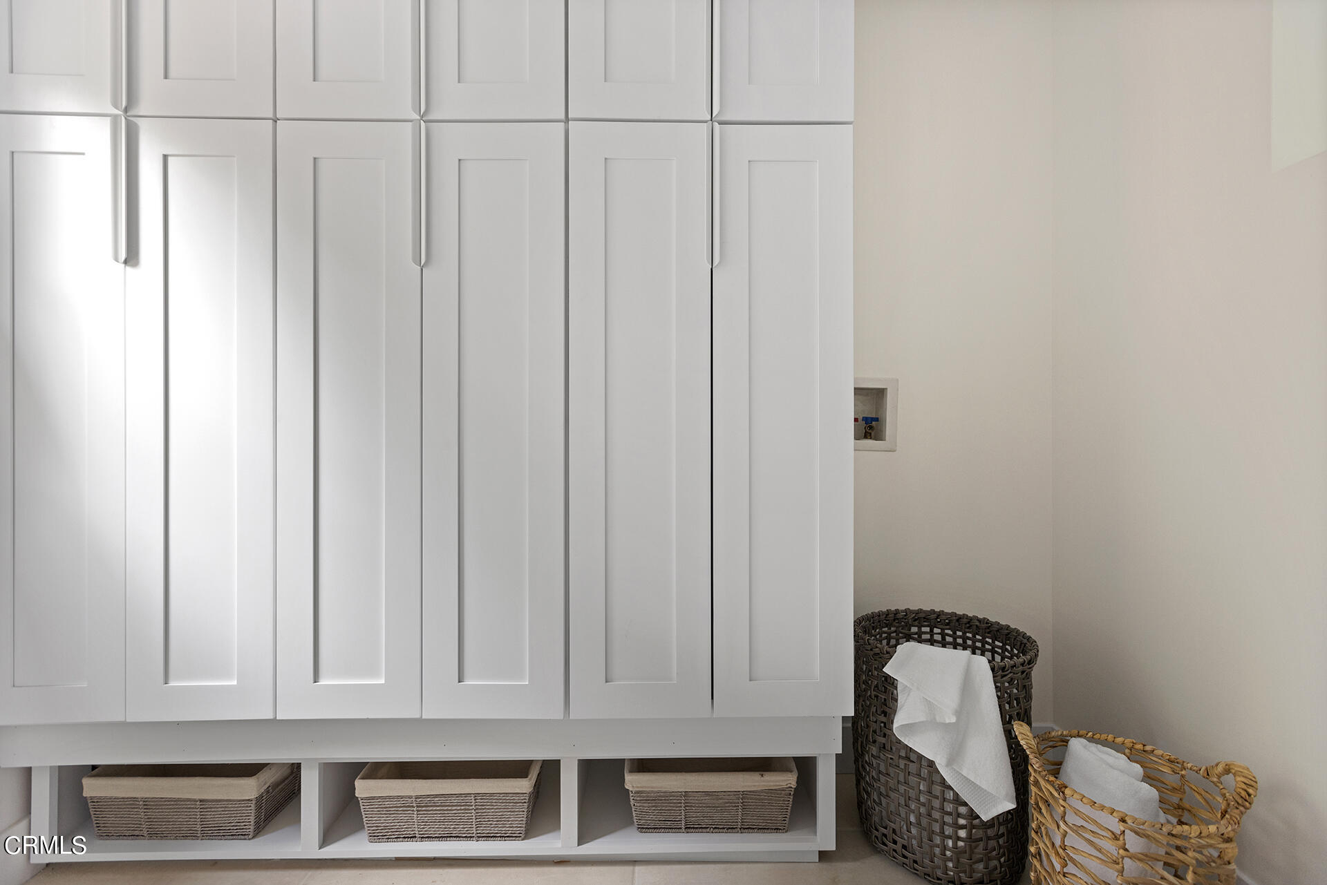 4 Lida Lane Pasadena, CA 91103 - Photo 11 of 25 a bathroom with a sink