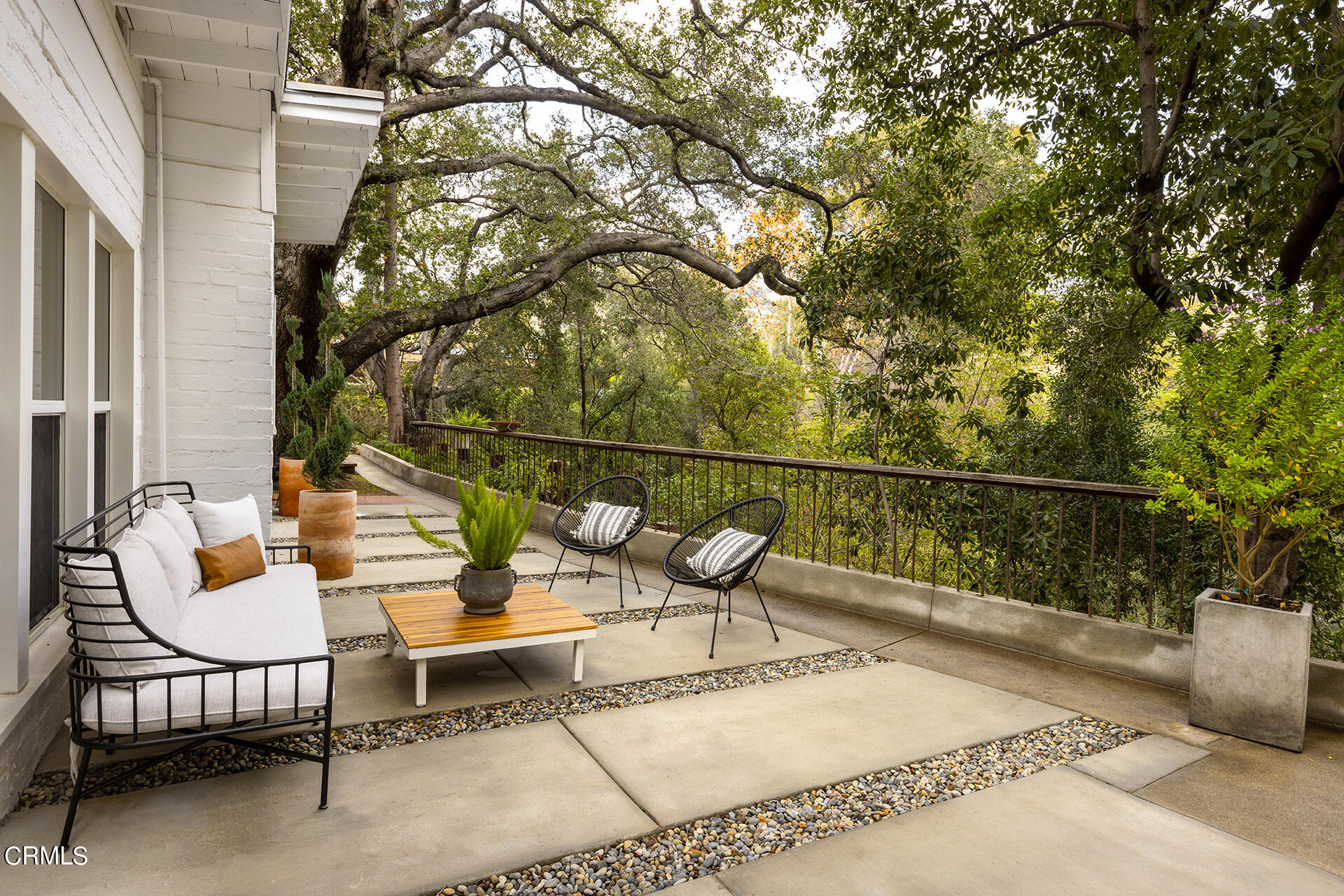4 Lida Lane Pasadena, CA 91103 - Photo 18 of 25 a backyard of a house with outdoor seating