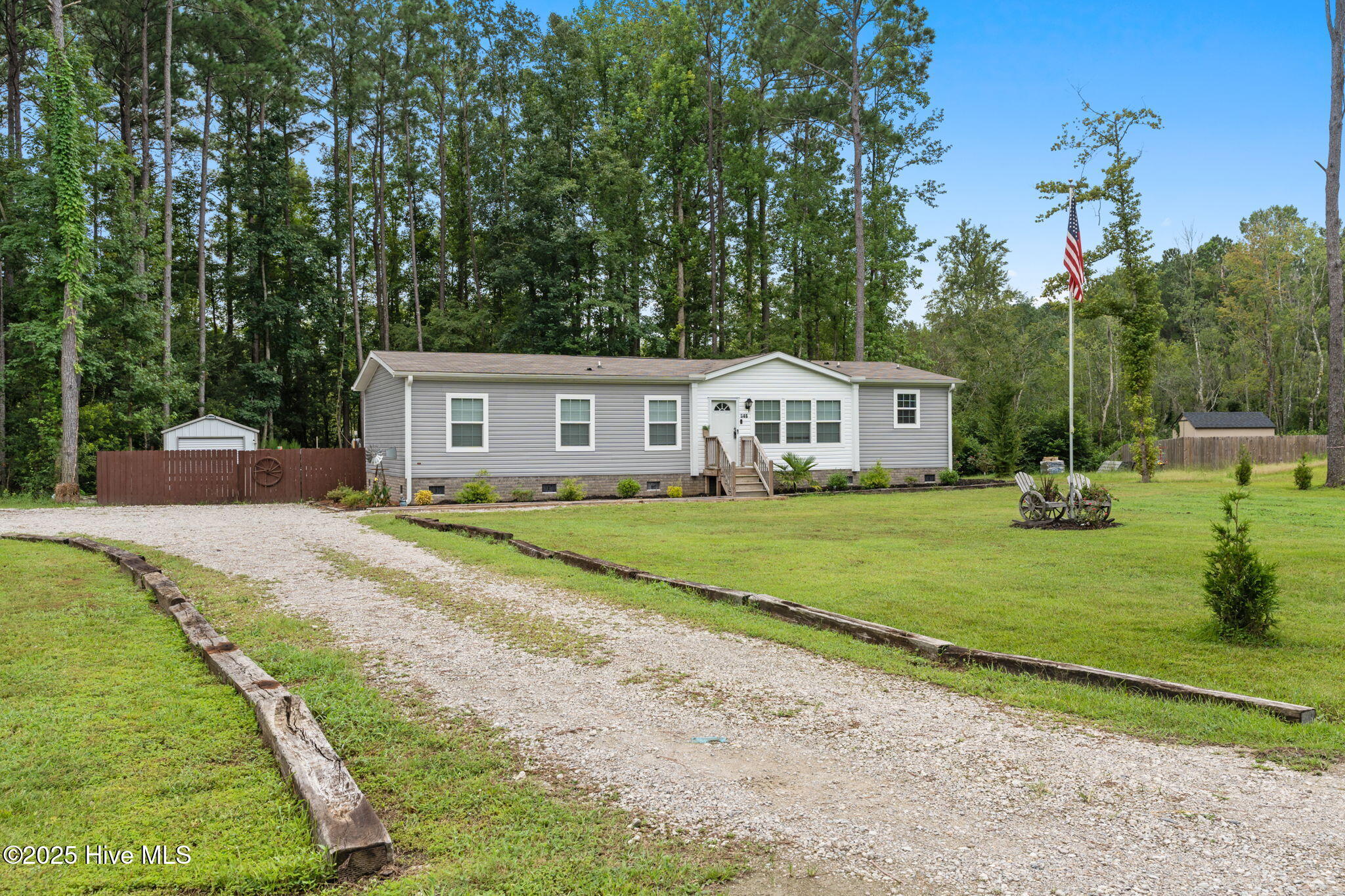 546 Pond Road Rocky Point, NC 28457 - Photo 2 of 48 Driveway and Front