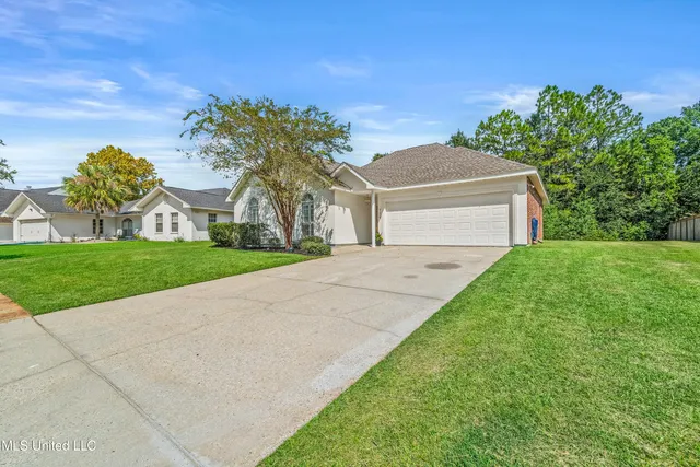 $349,000 | 725 Old Savannah Drive, Long Beach, MS 39560