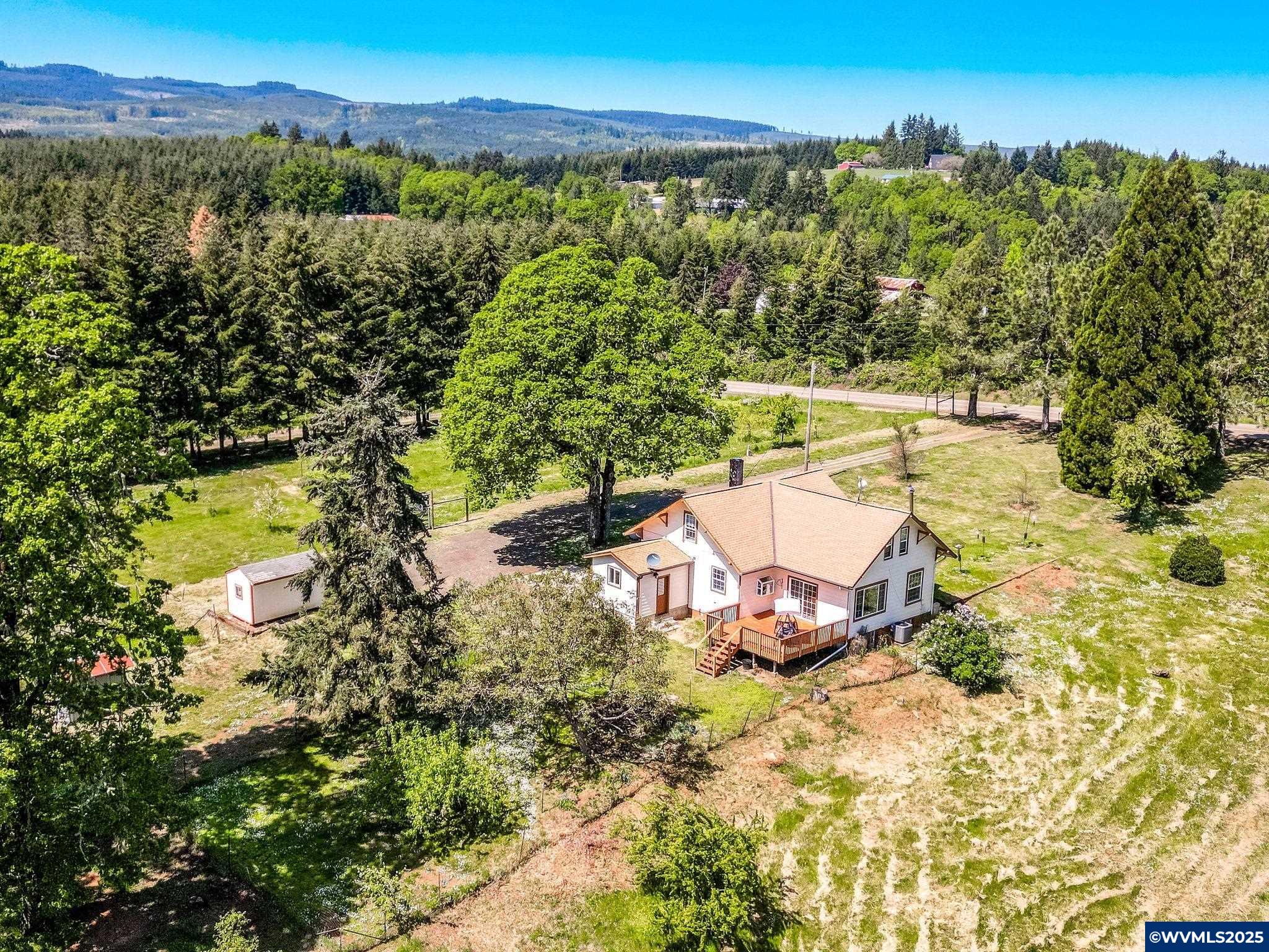 16070 Oakdale Road Dallas, OR 97338 - Photo 9 of 49