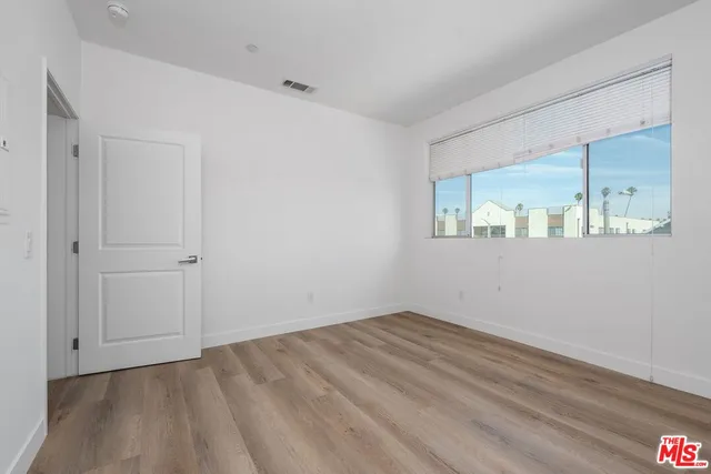 $2,800 | 1183 Crenshaw Boulevard, Unit 201, Los Angeles, CA 90019