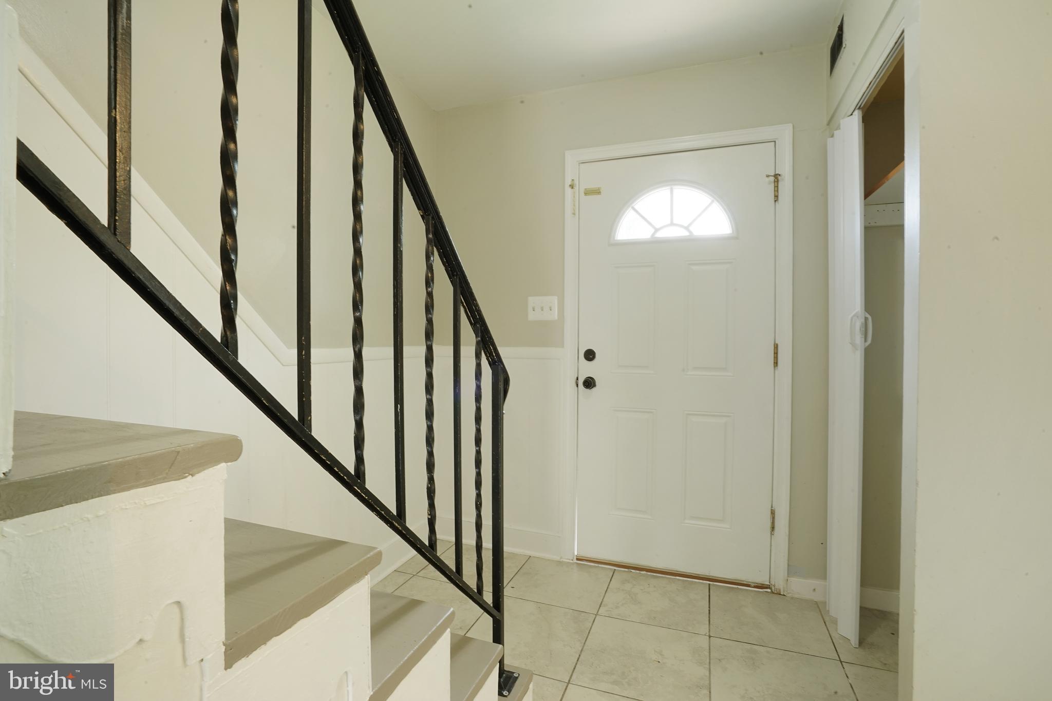 8317 Irongate Way Manassas, VA 20109 - Photo 16 of 29 a view of an entryway