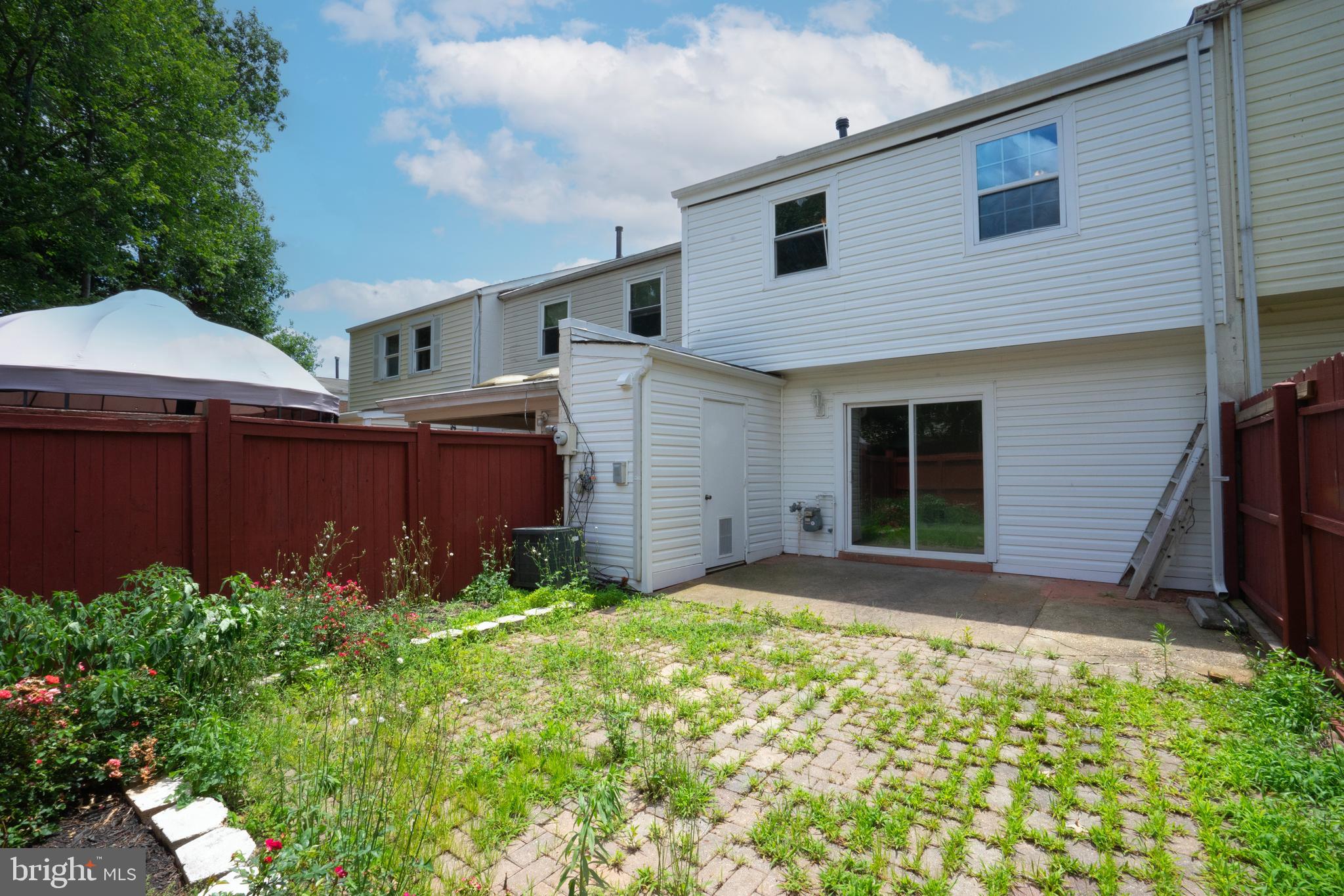 8317 Irongate Way Manassas, VA 20109 - Photo 5 of 29 a view of a backyard of the house