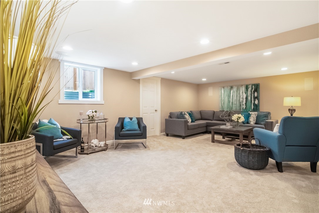 4112 55th Avenue Southwest Seattle, WA 98116 - Photo 19 of 38