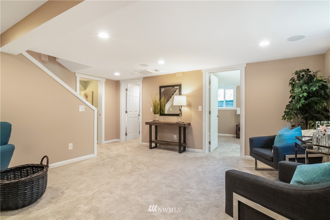 4112 55th Avenue Southwest Seattle, WA 98116 - Photo 20 of 38