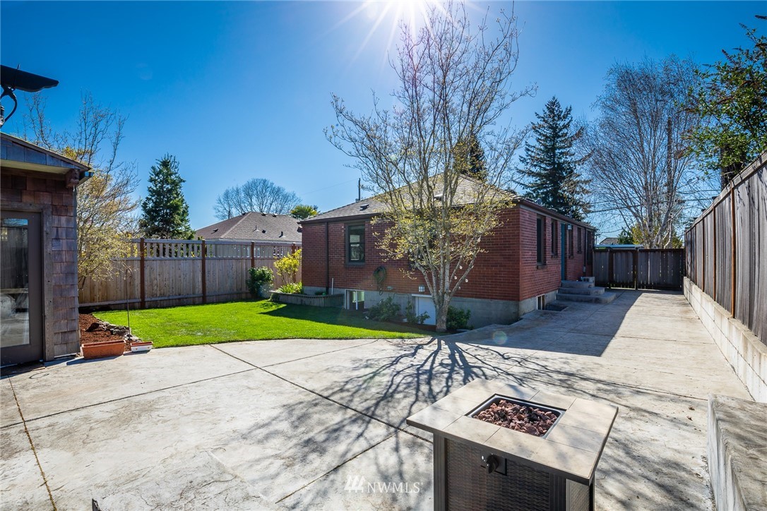 4112 55th Avenue Southwest Seattle, WA 98116 - Photo 27 of 38