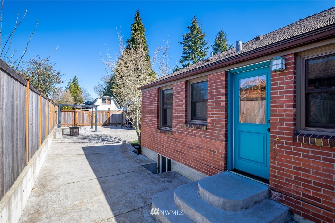 4112 55th Avenue Southwest Seattle, WA 98116 - Photo 29 of 38