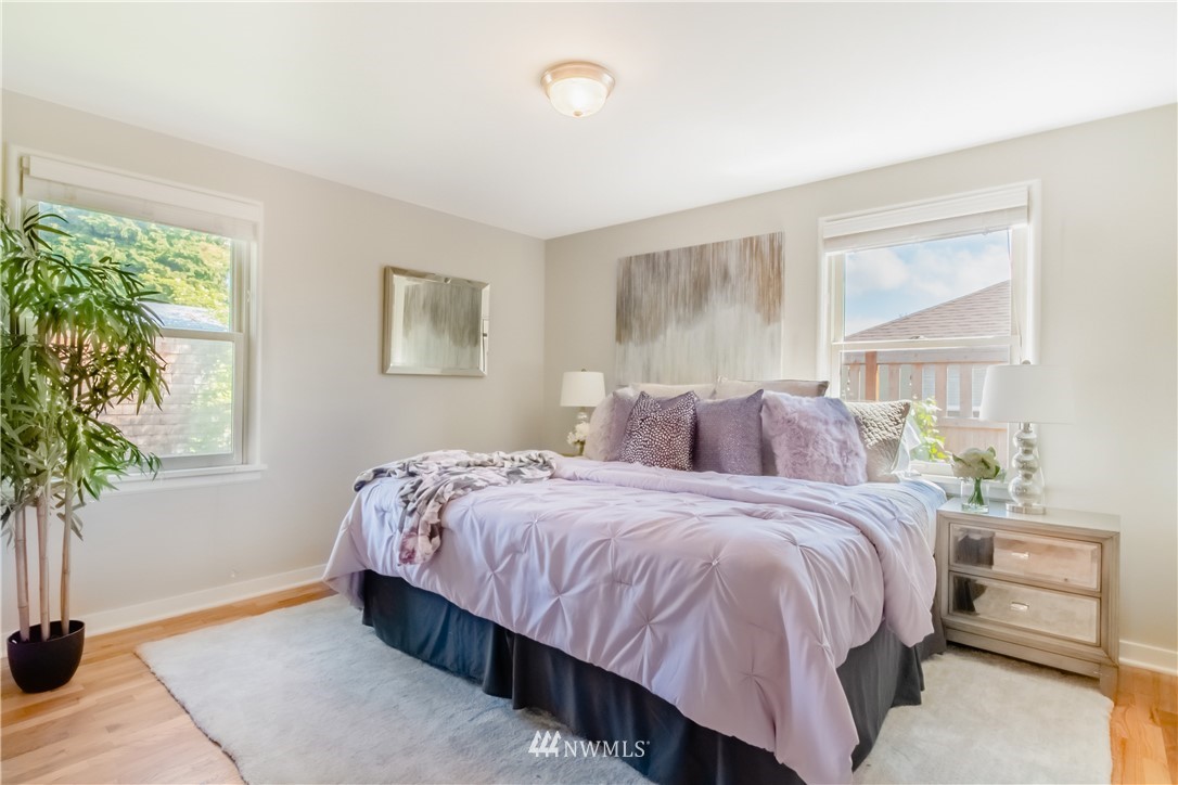 4112 55th Avenue Southwest Seattle, WA 98116 - Photo 8 of 38