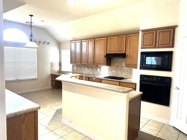 $2,400 | 2910 Sandleigh Drive, Spring, TX 77388