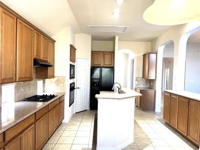 $2,400 | 2910 Sandleigh Drive, Spring, TX 77388