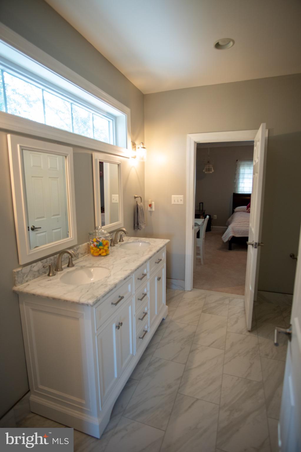 5226 Kepler Lane Springfield, VA 22151 - Photo 32 of 45 Jack and Jill Bathroom