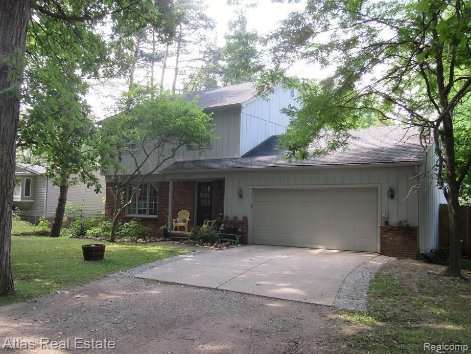 124 South Conklin Road Lake Orion, MI 48362 - Photo 1 of 27 IMG_4711.JPG