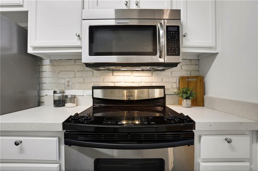 2700 Pine Tree Road Northeast, Unit 1017 Atlanta, GA 30324 - Photo 5 of 48 Gallery Image 5