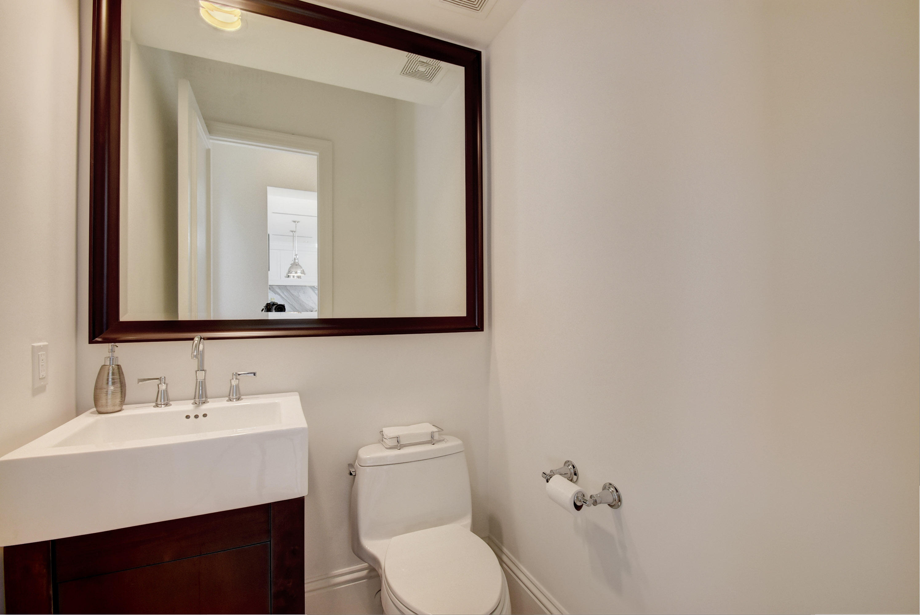 5844 Windsor Terrace Boca Raton, FL 33496 - Photo 13 of 29 Powder Room