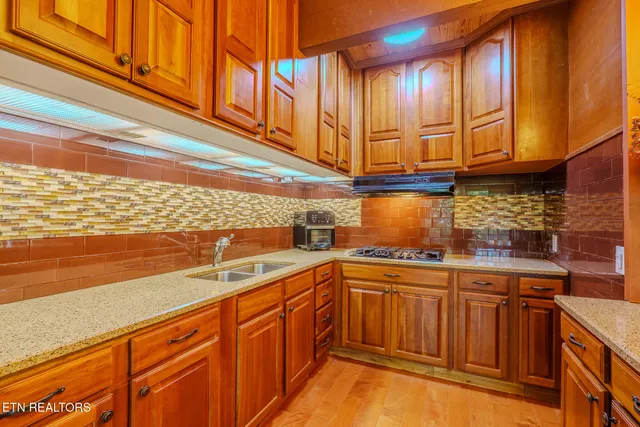 $895,000 | 1411 Ridge Road, Caryville, TN 37714