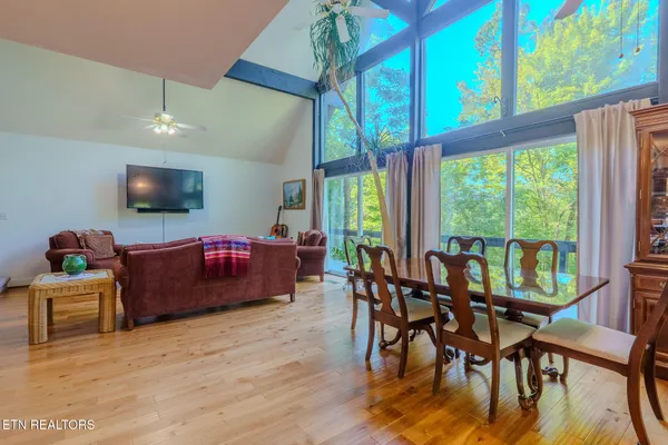 $950,000 | 1411 Ridge Road, Caryville, TN 37714