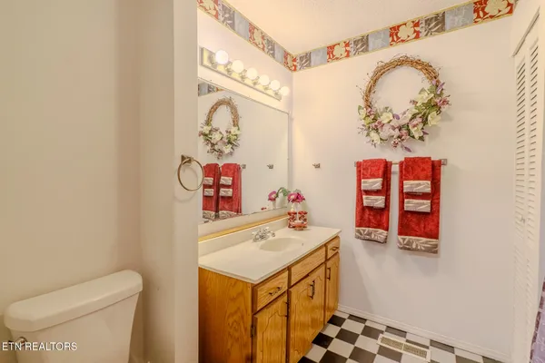 $950,000 | 1411 Ridge Road, Caryville, TN 37714