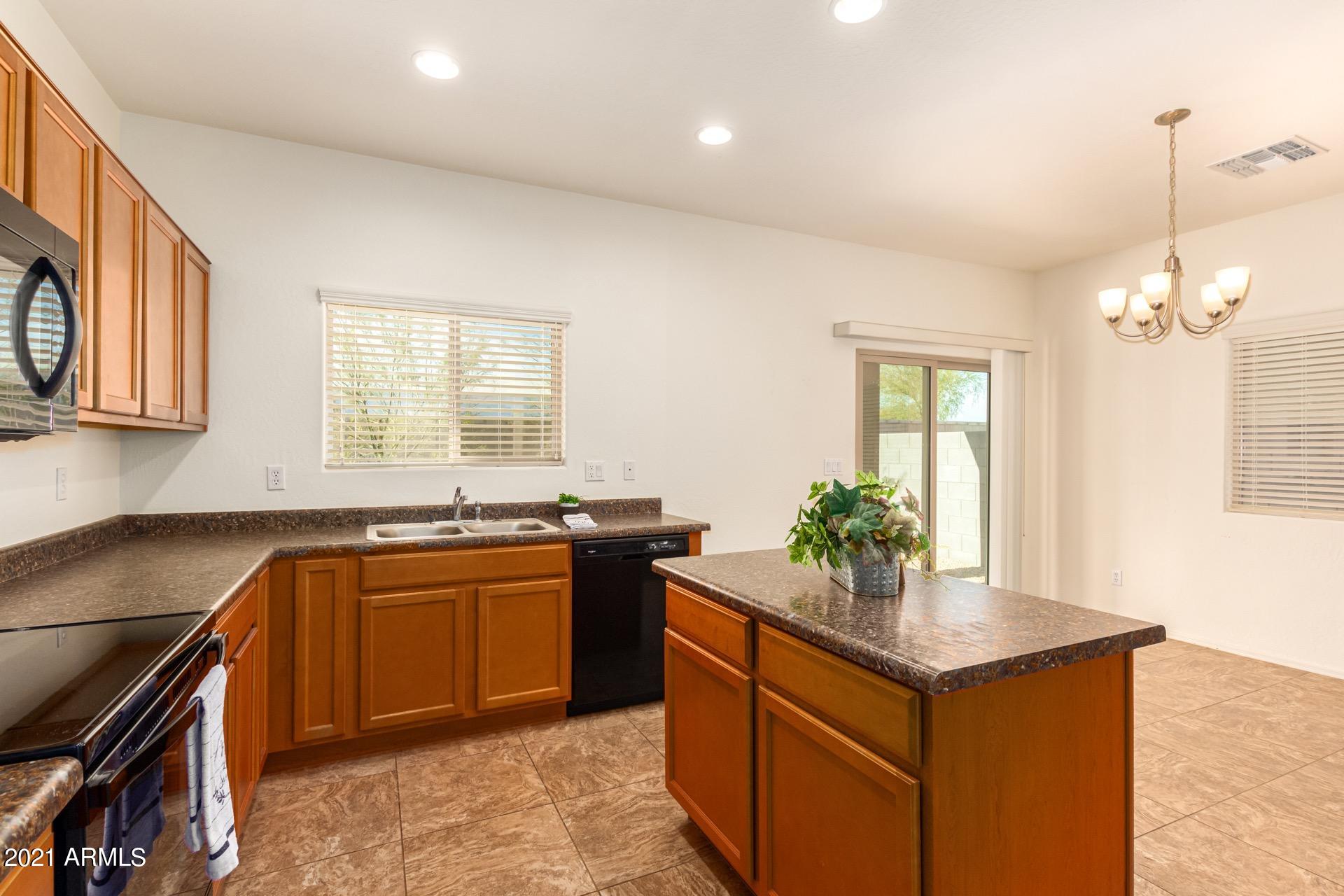 1690 South Aryelle Road Apache Junction, AZ 85119 - Photo 9 of 30 Aryelle 19