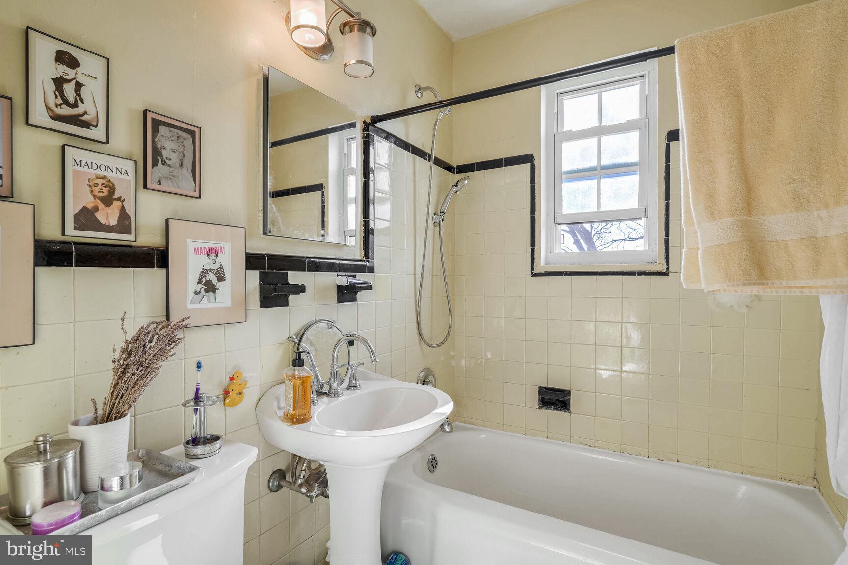 5228 8th Road South, Unit 6 Arlington, VA 22204 - Photo 14 of 18 Bathroom - updated; tile floor.