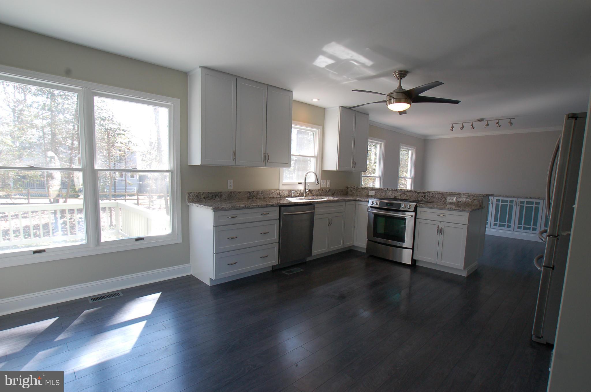 422 Riding Ridge Road Annapolis, MD 21403 - Photo 8 of 26 Kitchen