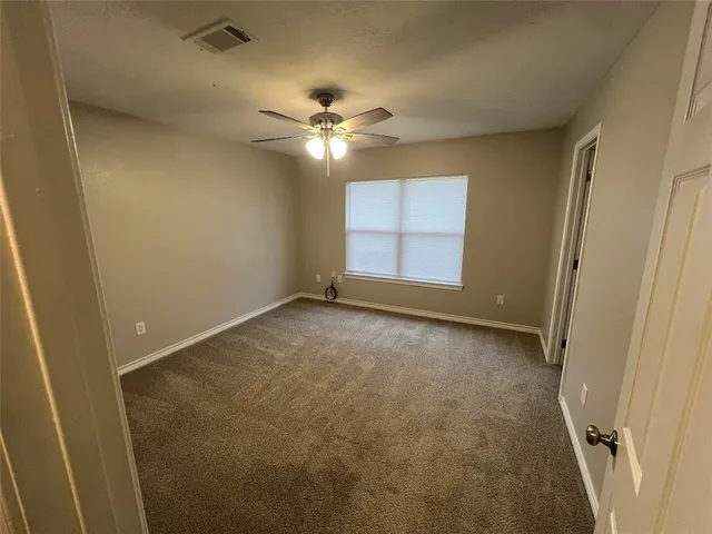 $1,800 | 112 Highland Drive, Bryan, TX 77801