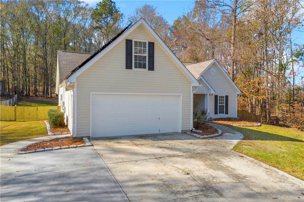 47 Chatham Court Jefferson, GA 30549 - Photo 4 of 69 a view of a house with a yard