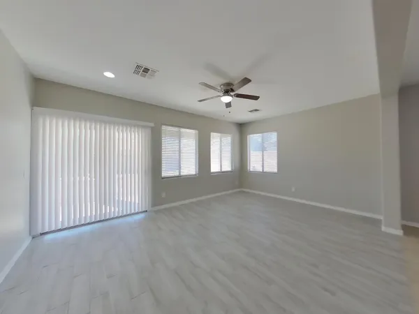 $1,909 | 819 West Dana Drive, San Tan Valley, AZ 85143