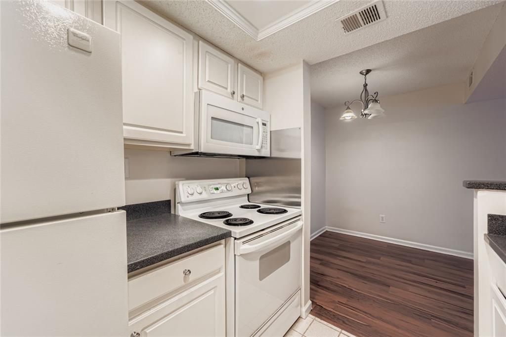 4100 Chastain Park Court Northeast Atlanta, GA 30342 - Photo 16 of 27