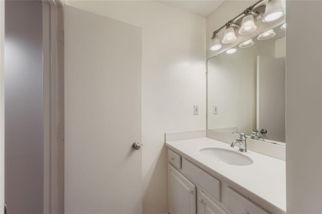 4100 Chastain Park Court Northeast Atlanta, GA 30342 - Photo 20 of 27