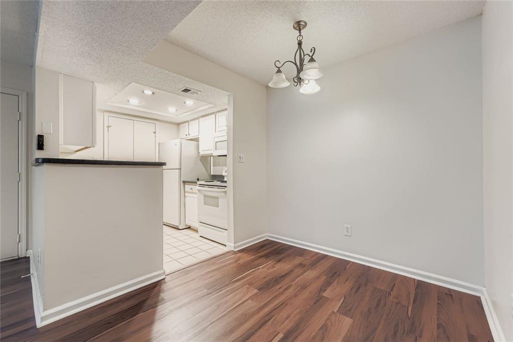 4100 Chastain Park Court Northeast Atlanta, GA 30342 - Photo 8 of 27