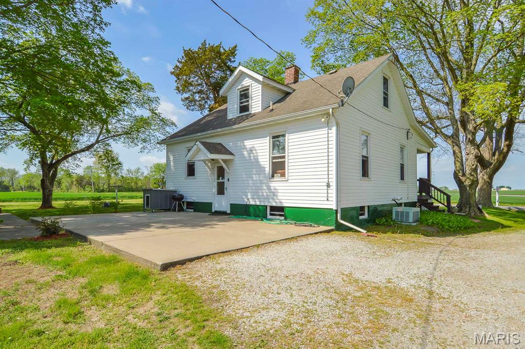 9324 Michael Road Sparta, IL 62286 - Photo 5 of 44